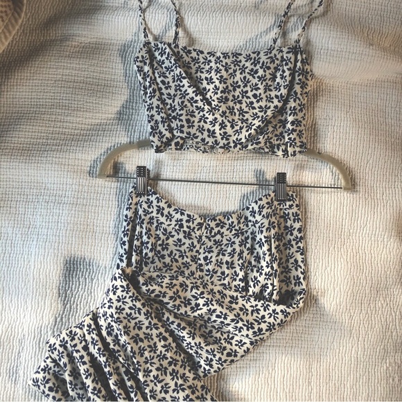 Reformation Hayden Two Piece Set - Size 0 - Picture 4 of 7